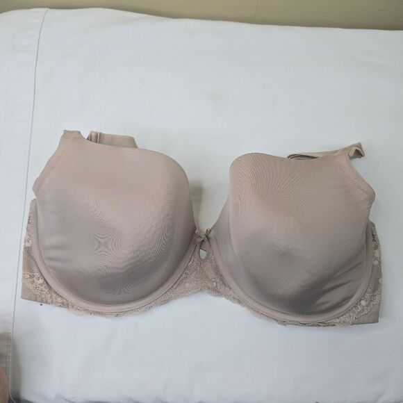 Elegant Lace Trim Bra in Cream - Picture 1 of 7